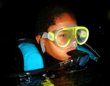 Ajhanii Miller's first night dive